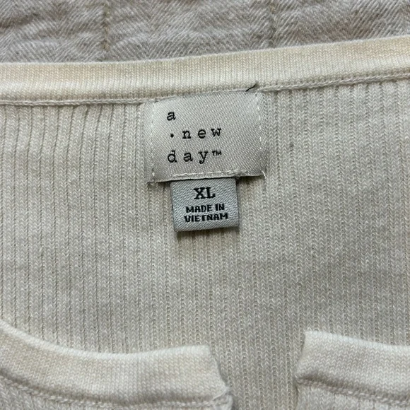 Classic, Preppy Cardigan - Picture 4 of 4